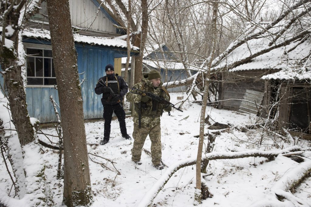 Украйна праща войски в Чернобил заради предполагаемо руско нахлуване 