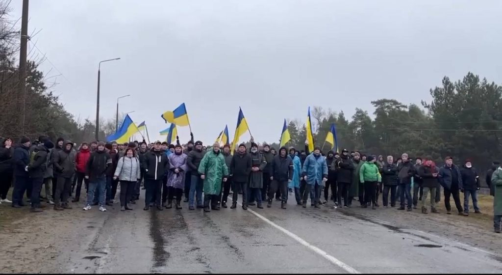 Протестиращи отблъснаха руски военни пред най-голямата АЕЦ в Европа 