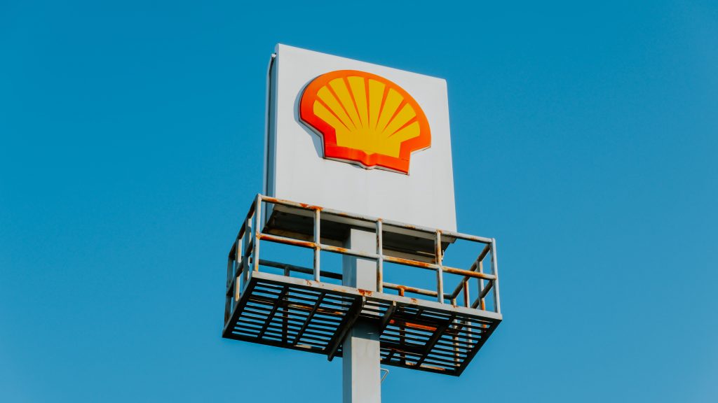 Shell изтегля бизнеса си от Русия