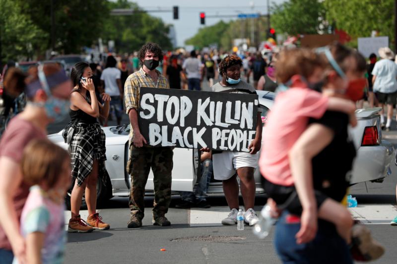 Отстраниха католически свещеник в САЩ, нарекъл протестиращите от Black Lives Matter &#8220;червеи&#8221; и &#8220;паразити&#8221;