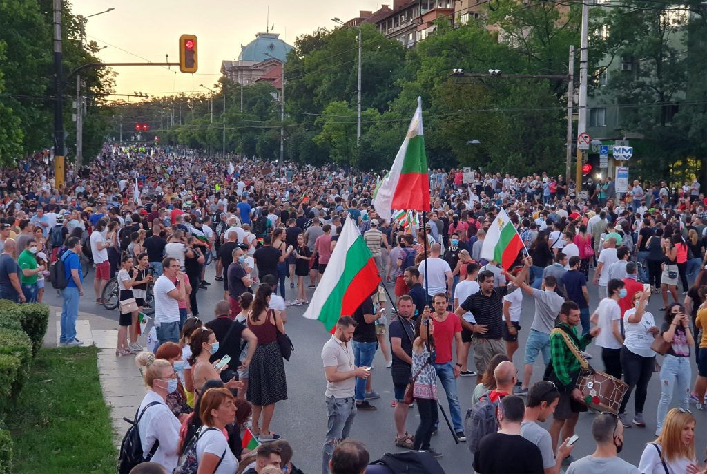 Калин Янакиев с няколко остри въпроса към противниците на протеста, които го определят като &#8220;комунистически&#8221;