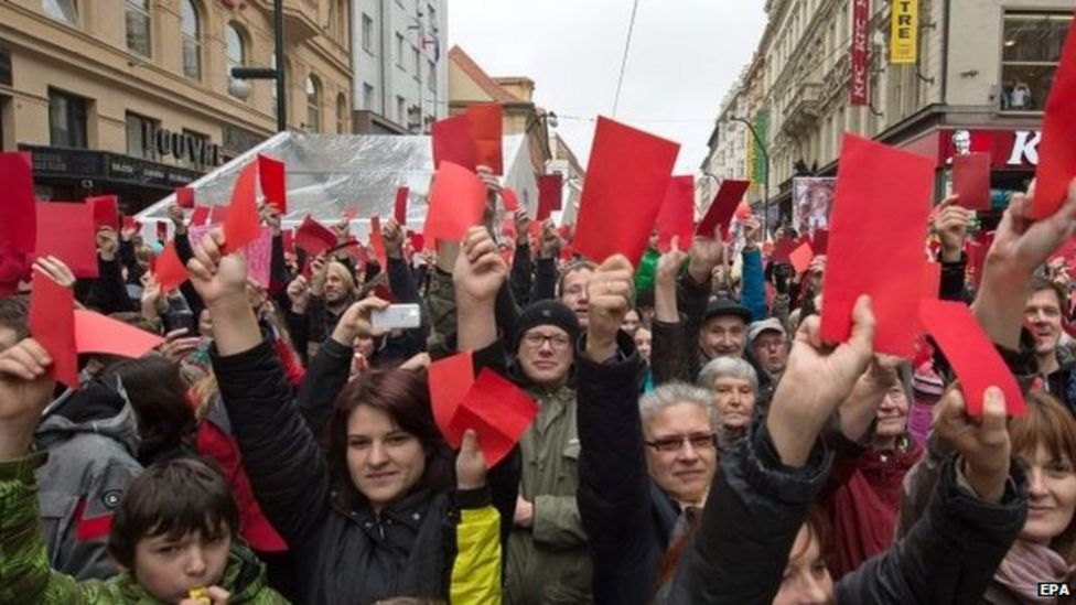 Хиляди на протест срещу чешкия президент Земан заради проруските му позиции (видео)