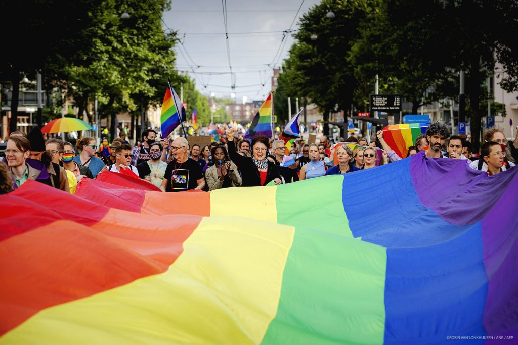 Одобриха еднополовите бракове в Швейцария дори в най-консервативните кантони