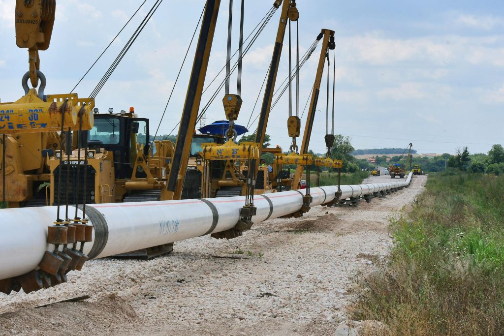 &#8220;Да замести изцяло вноса от Русия.&#8221; Какво ще промени газовата връзка с Гърция