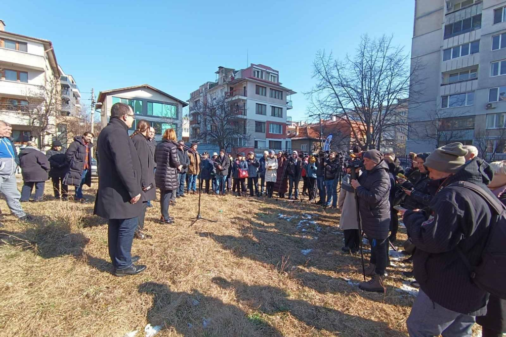 Направиха първата копка на &#8220;Градината на Татяна Лолова&#8221;