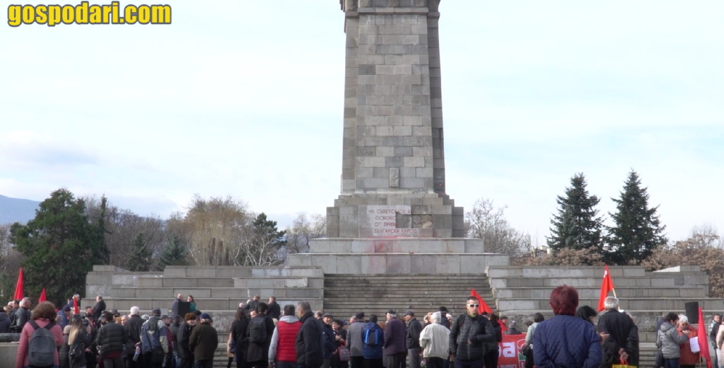 Задвижиха преместването на паметника на Съветската армия, но има много неизвестни