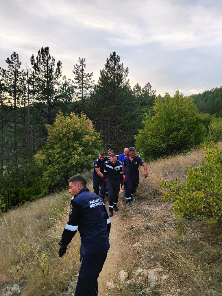 Търновски пожарникари спасиха испанска студентка след падане от Люлката на любовта