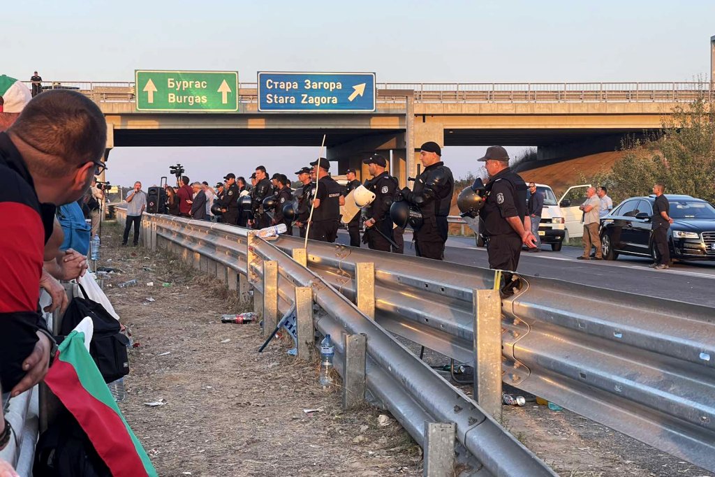 Премиерът очаква протестиращите енергетици за среща в Министерски съвет