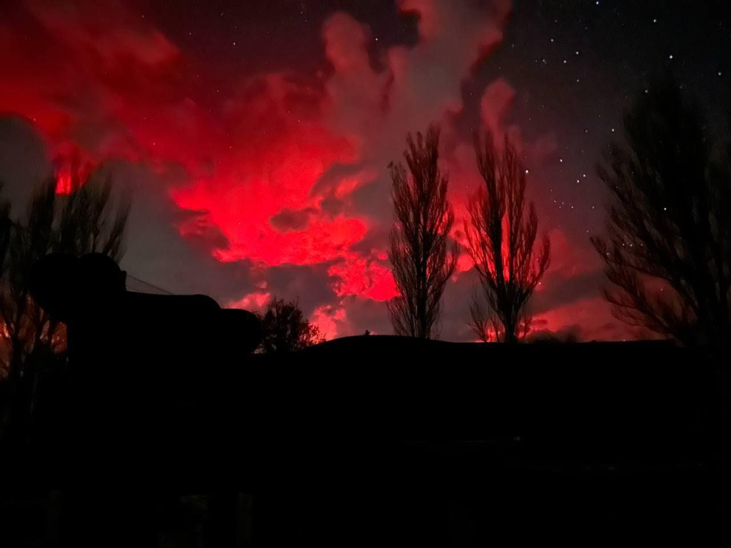 Не, червеното сияние в България не е предизвикано от HAARP (видео)