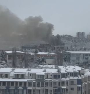 Избухна пожар в цех за мебели в &#8220;Студентски град&#8221; (видео + снимки)