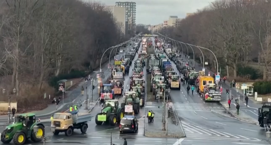 Масови протести на фермерите в Германия  блокираха столицата (видео)