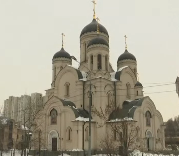 Църква, подкрепяща войната, ще опее Навални