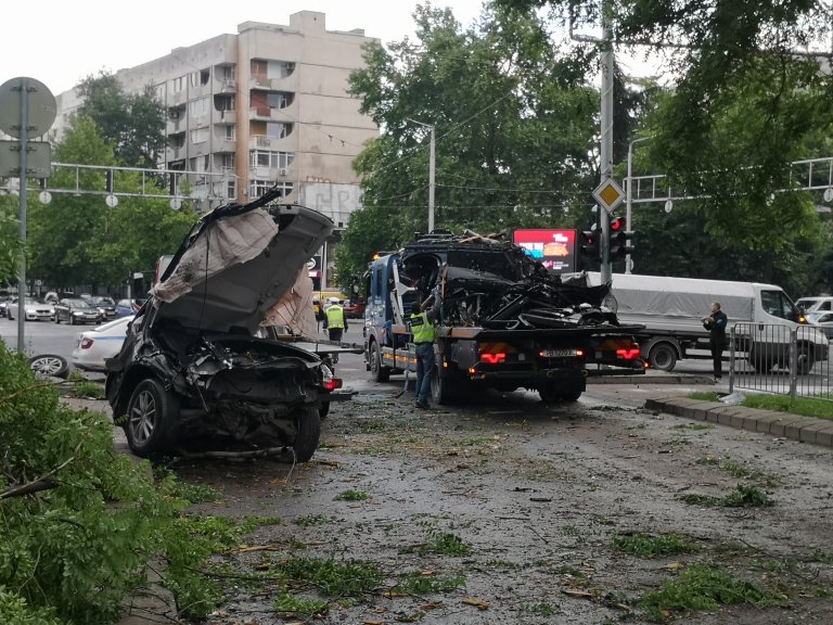 Извън опасност е животът на двамата пострадали при катастрофата в Пловдив