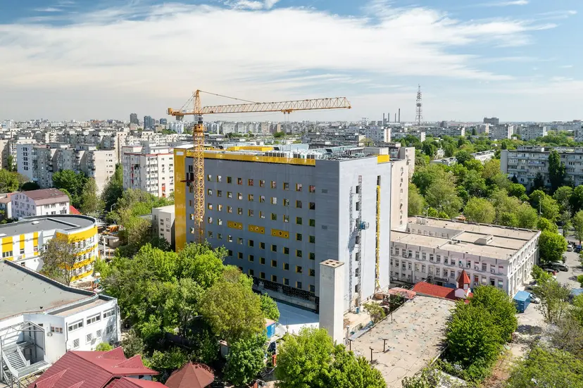 Докато в България текат спорове, Румъния изгради детска болница само от дарения