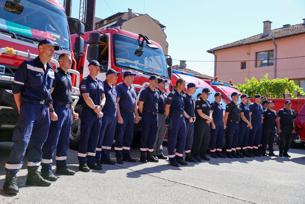 170 загасени пожара за денонощието &#8211; на границата ни с Гърция още не е овладян (видео)